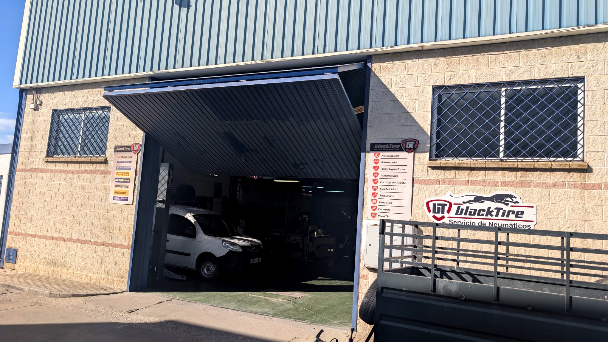 Exterior de MSA Taller Repair en Brenes, Sevilla